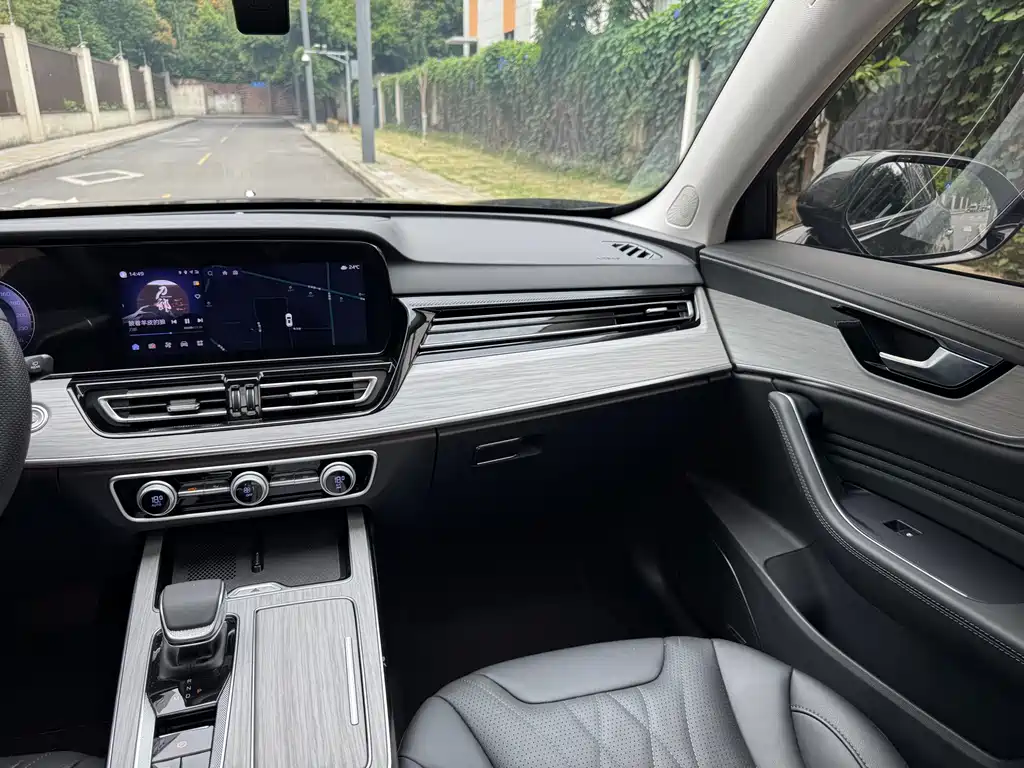Hongqi HS5 2025 2.0T AWD Qi Xiang Pro Edition