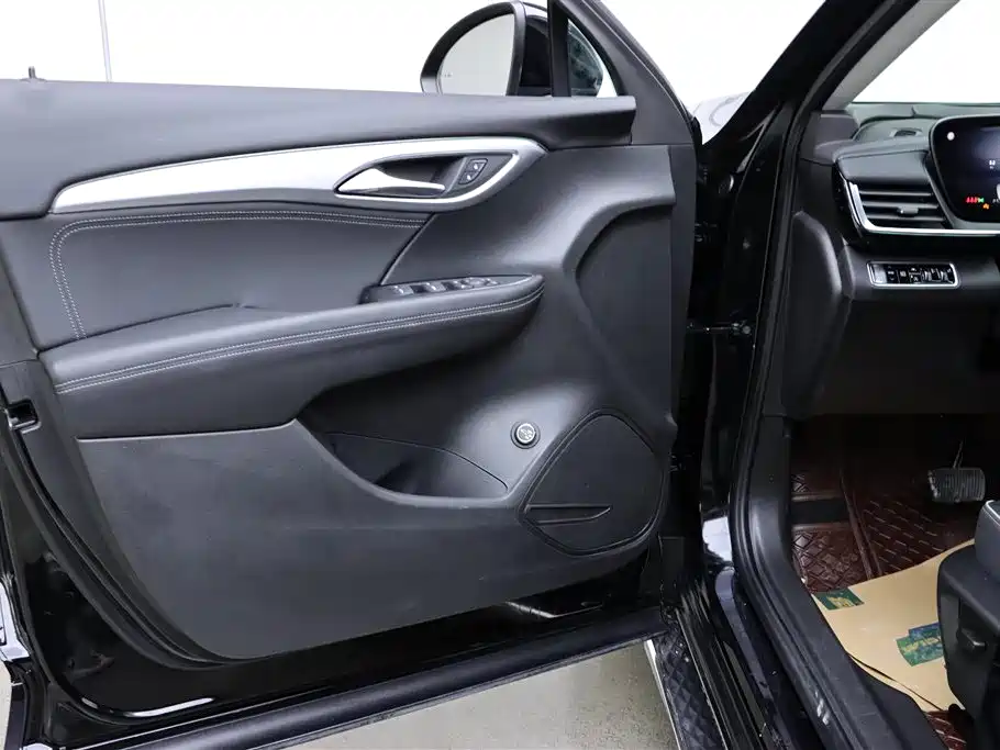 Buick Envision Plus 2025 28T FWD Platinum Edition