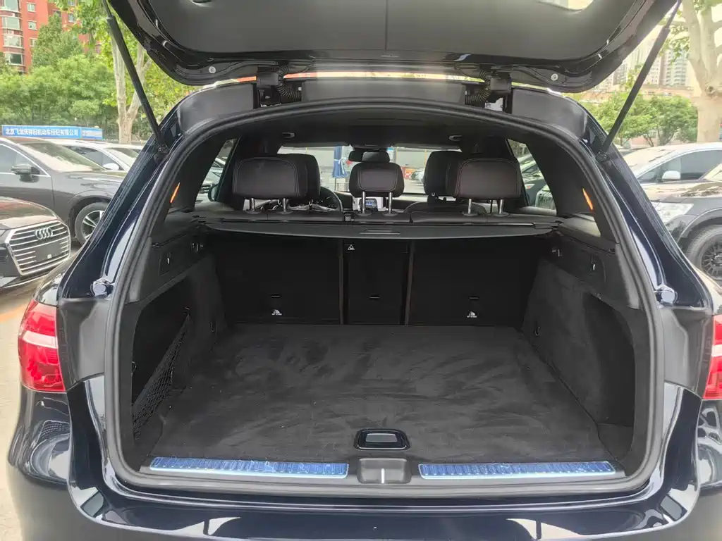 Mercedes-Benz GLC 260 4MATIC Luxury 2018