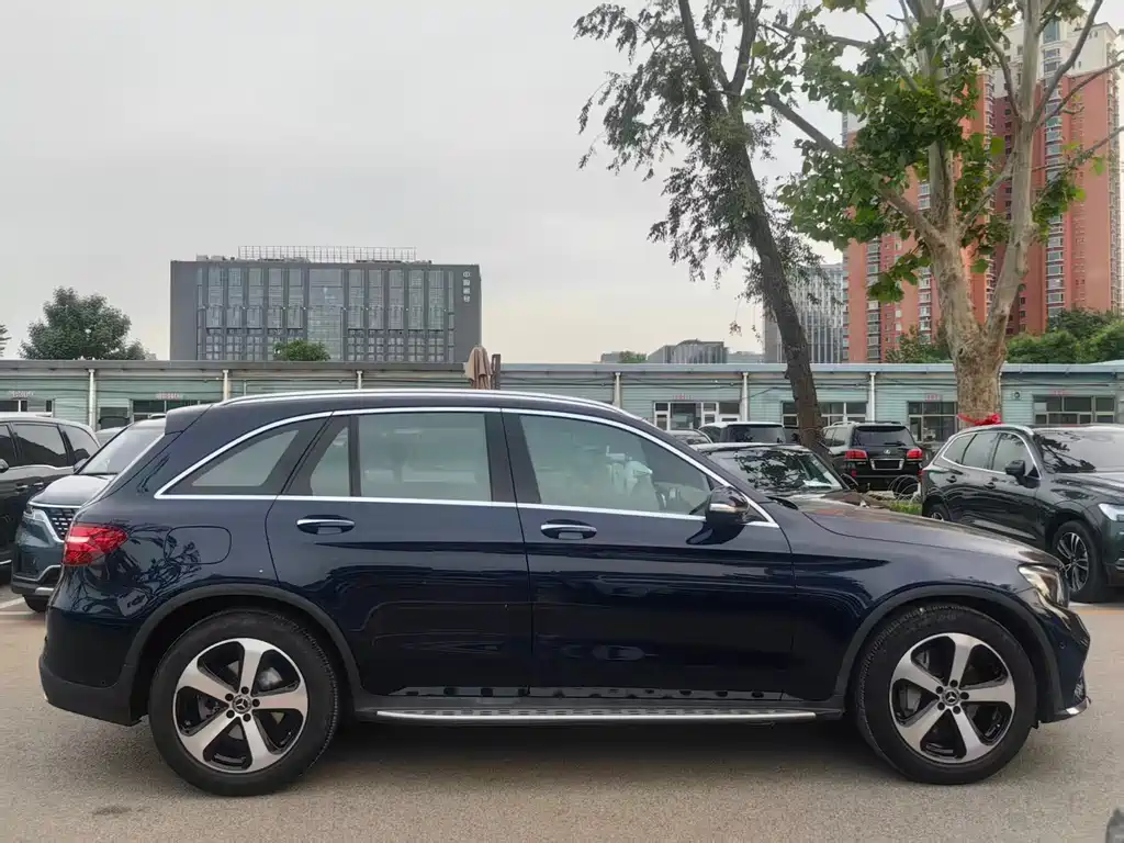 Mercedes-Benz GLC 260 4MATIC Luxury 2018