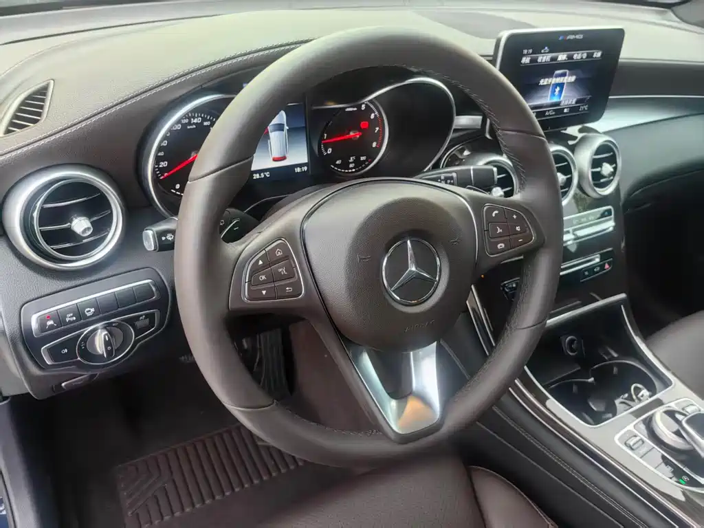 Mercedes-Benz GLC 260 4MATIC Luxury 2018