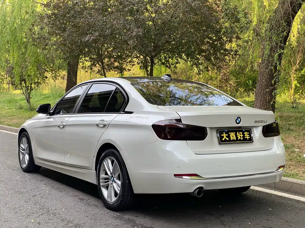 BMW 3 Series 2016 320Li Entry Level