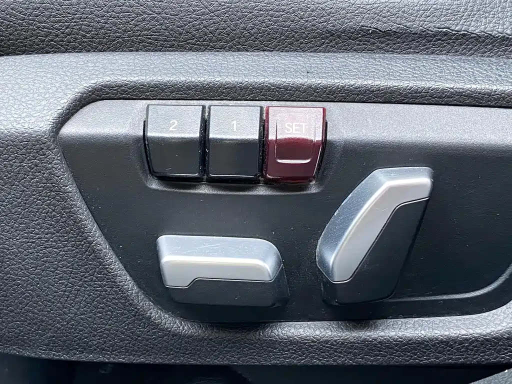 BMW 3 Series 2016 320Li Entry Level