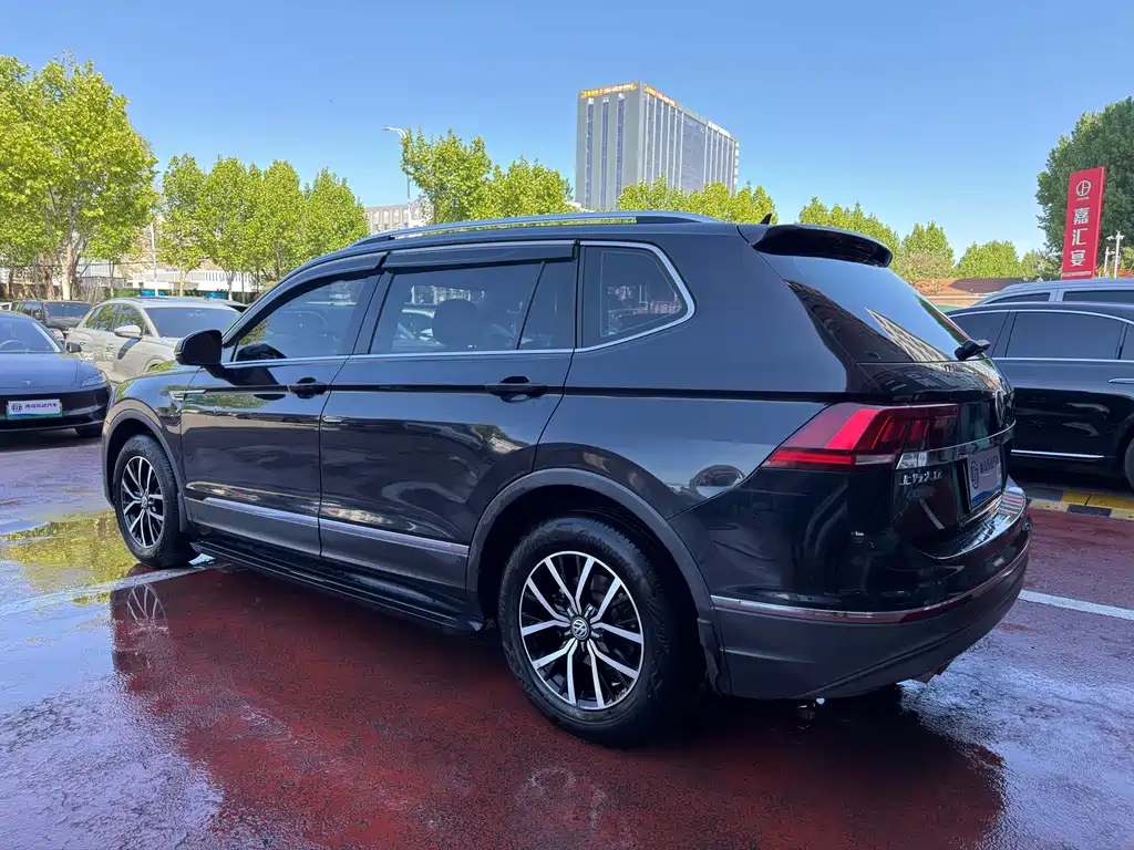 Volkswagen Tiguan L 2018 Facelift 330TSI Automatic FWD Luxury Edition