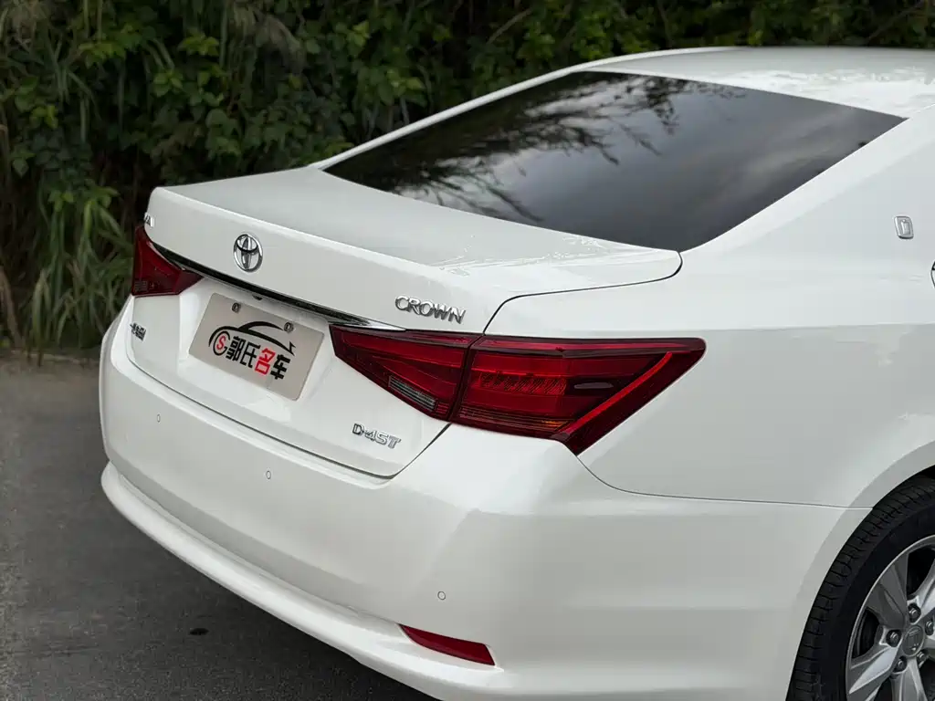 Toyota Crown 2015 2.0T Fashion Edition