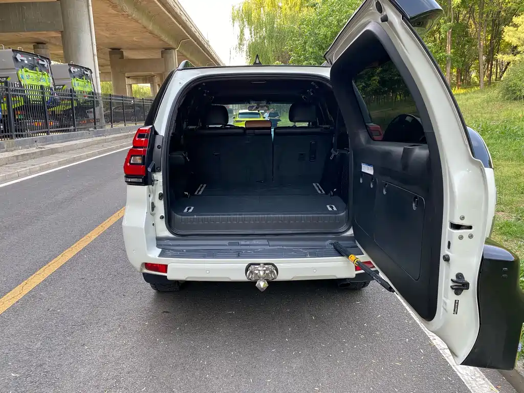 Prado 2018 3.5L Automatic TX-L Rear-Mounted Spare Tire