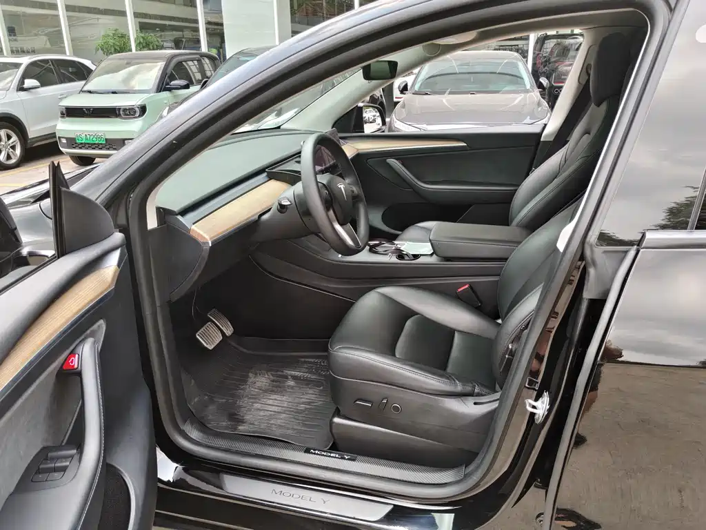 Model Y 2021 Long Range AWD 3D7