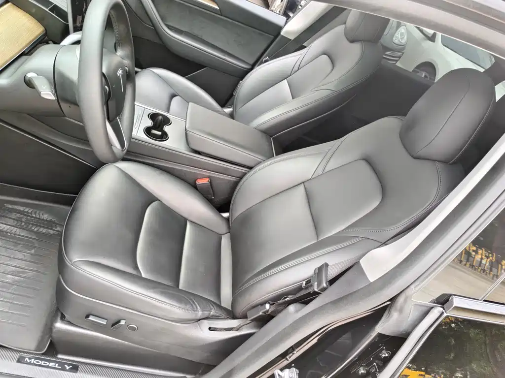 Model Y 2021 Long Range AWD 3D7