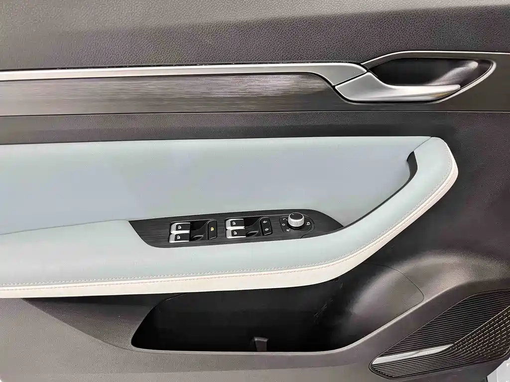 Geely Emgrand S 2022 1.4T CVT Crossover Player Edition