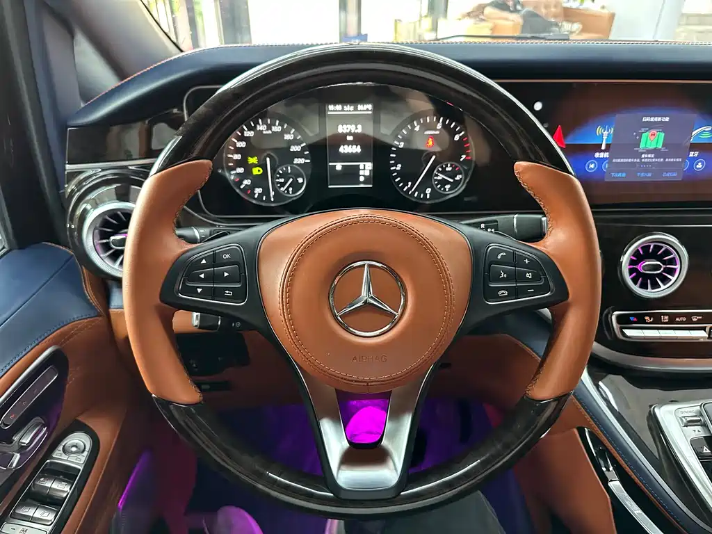 Mercedes-Benz Vito 2023 2.0T Business Edition 7-Seater