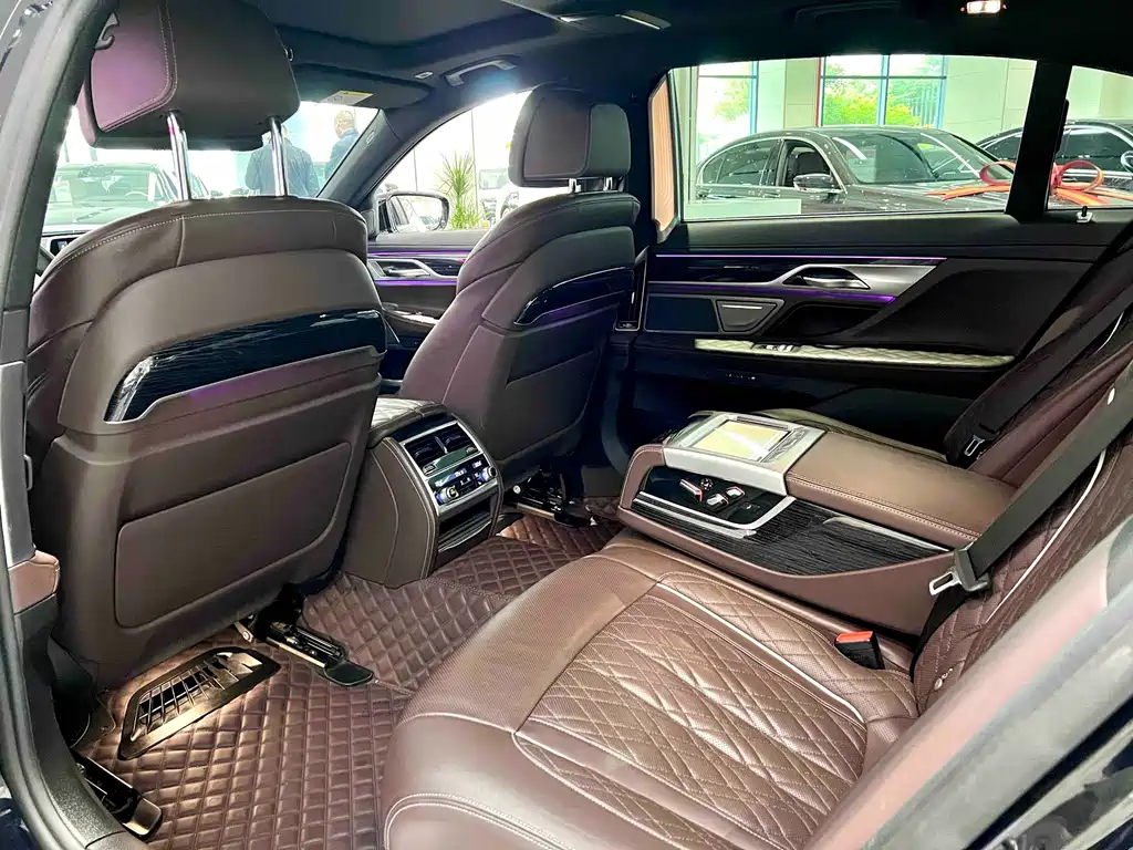 BMW 7 Series 2021 model 740Li Leading Edition M Sport Package