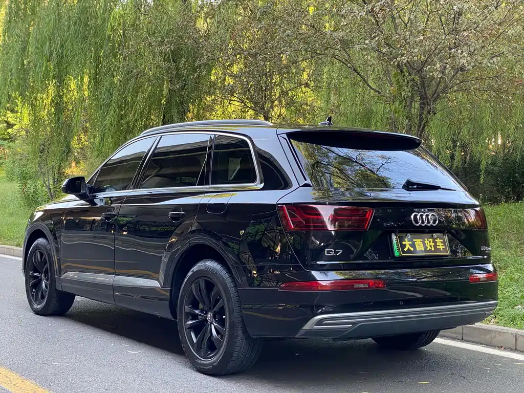 Audi Q7 e-tron 2019 55 e-tron