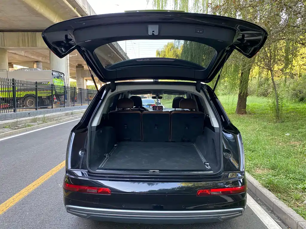 Audi Q7 e-tron 2019 55 e-tron