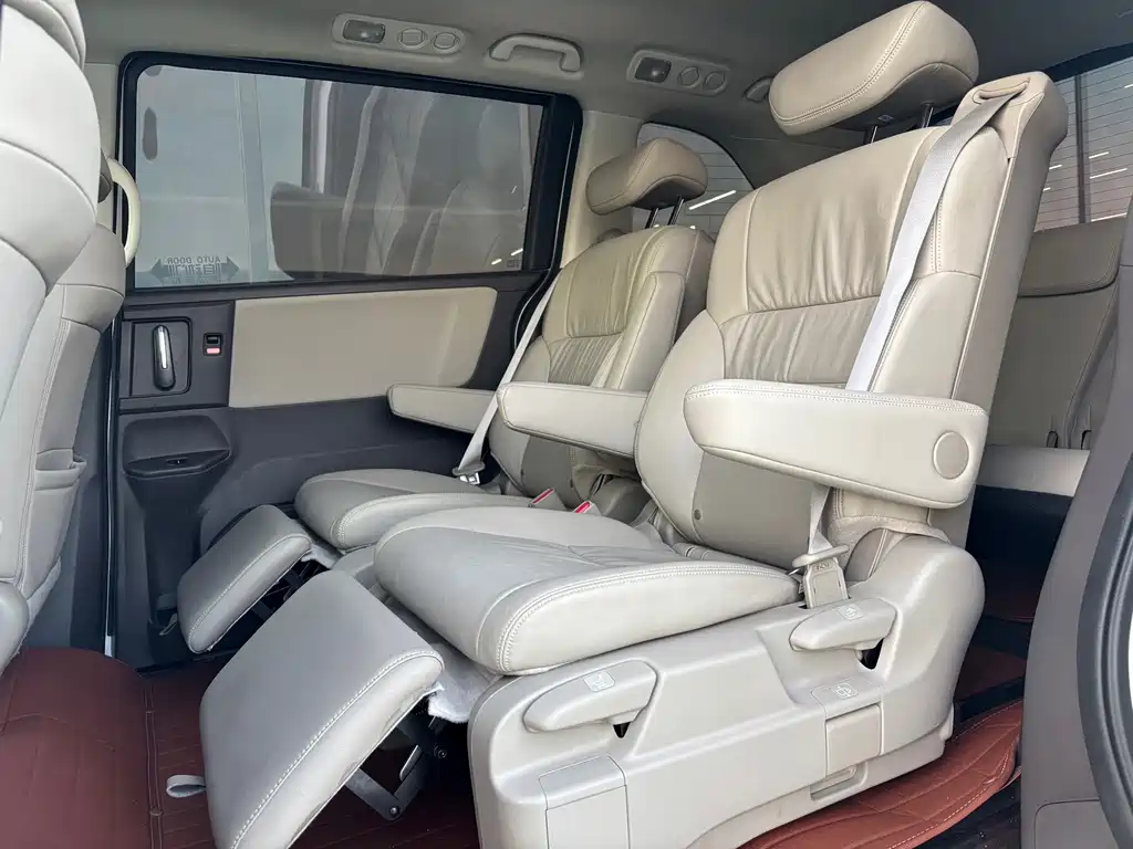 Honda Odyssey 2015 Facelift 2.4L Luxury Edition