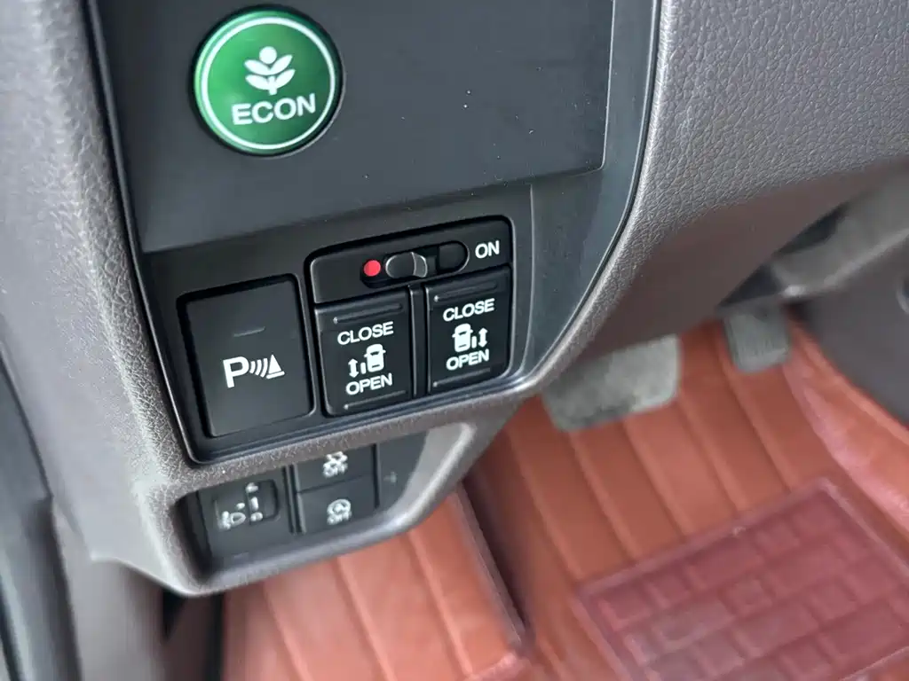 Honda Odyssey 2015 Facelift 2.4L Luxury Edition