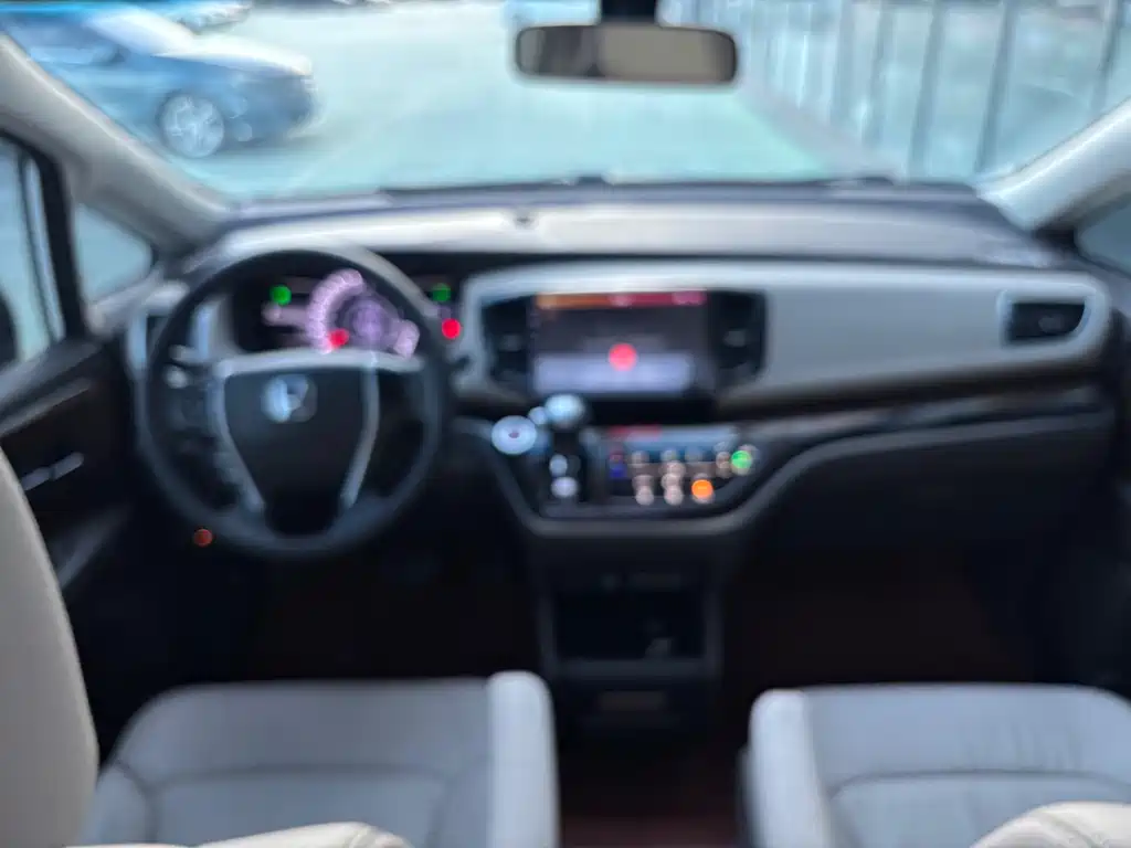 Honda Odyssey 2015 Facelift 2.4L Luxury Edition