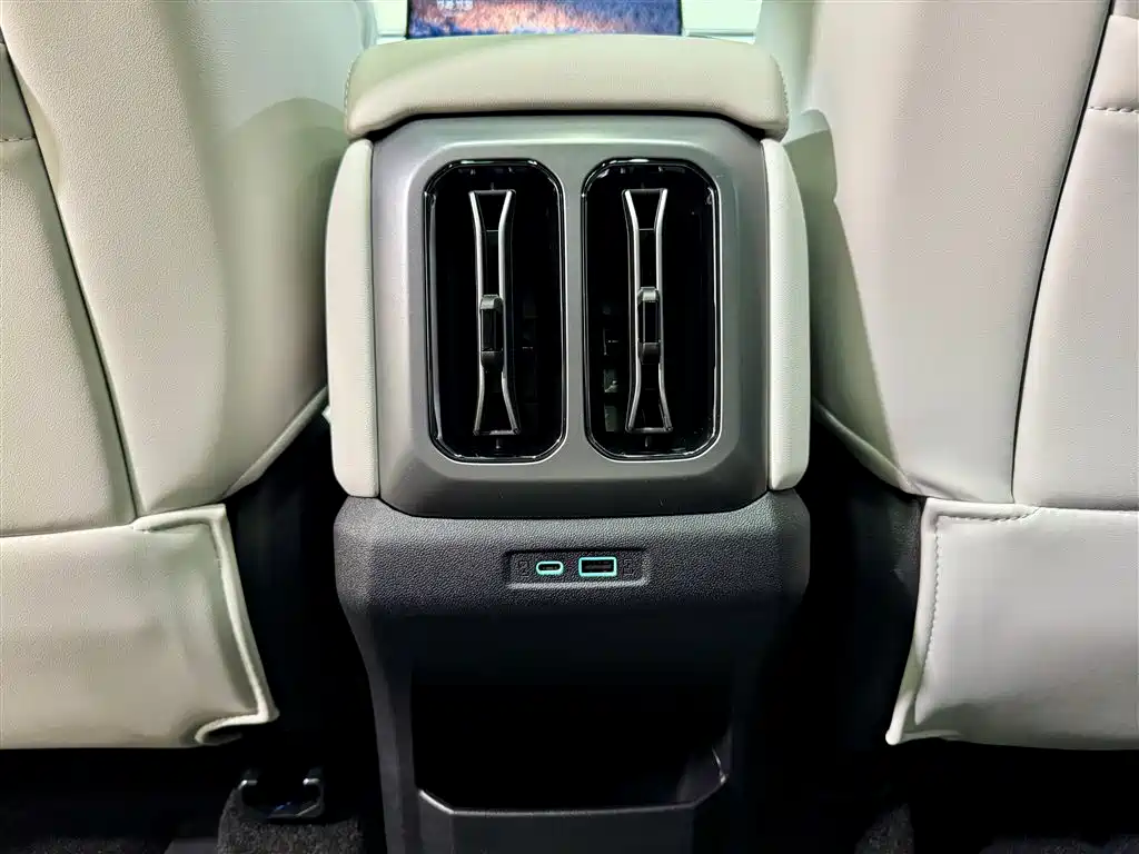 Titan 3 2025 501KM RWD Max