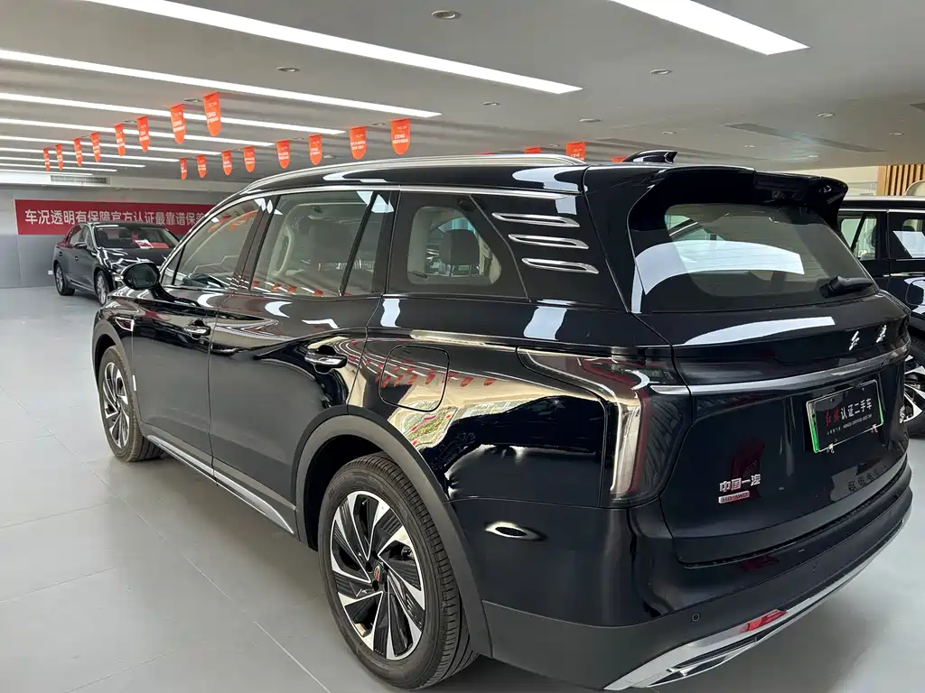 Hongqi HS7 PHEV 2024 2.0T AWD Qi Chang Edition 6-Seater