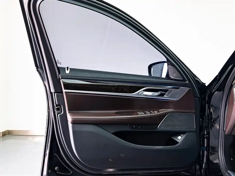 BMW 7 Series 2021 730Li Luxury Package