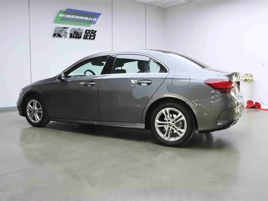 Mercedes-Benz A-Class 2025 A 180 L