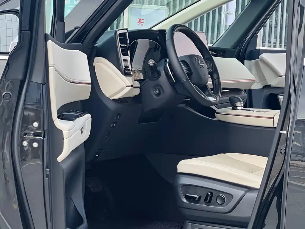 Lexus LM 500h 6-Seater Supreme Edition 2025