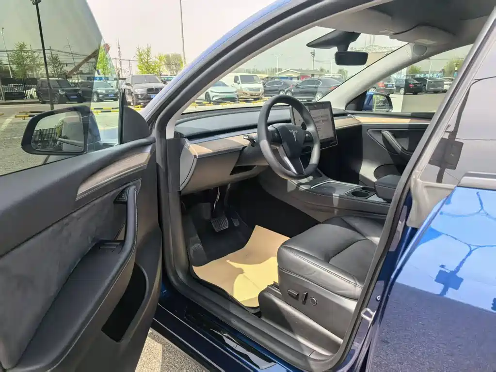 Model Y 2023 Long Range All-Wheel Drive