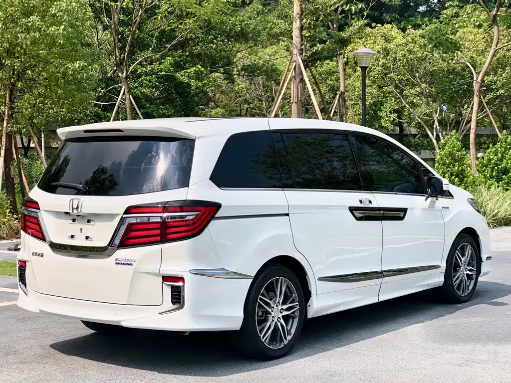 Honda Elysion 2019 2.0L Hybrid Luxury Edition