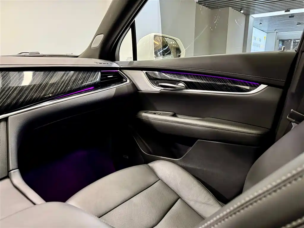 Cadillac XT6 2022 2.0T AWD Luxury 6-Seater