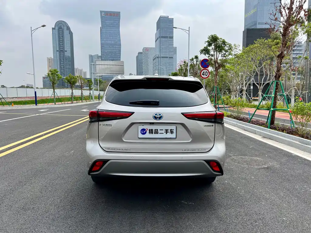 Toyota Highlander 2022 Hybrid 2.5L AWD Premium 7-Seater