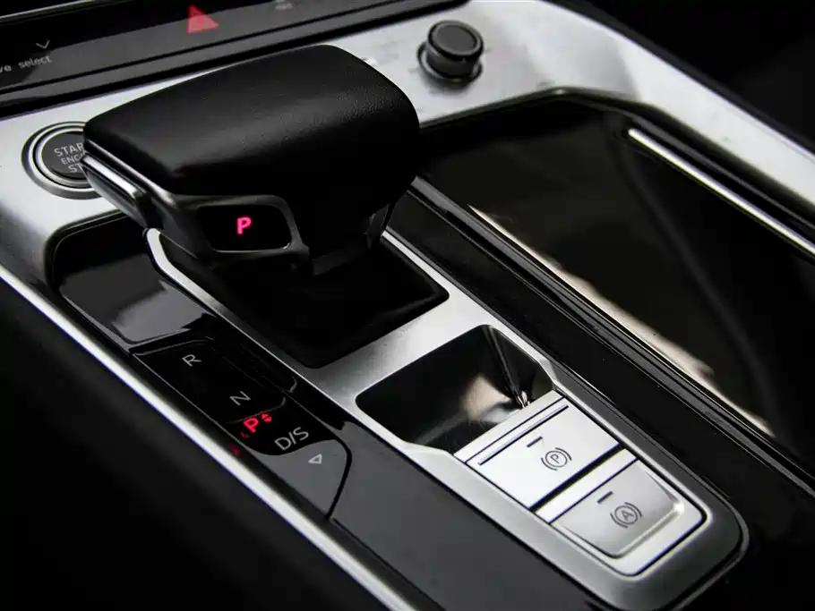 Audi Q6 2024 40 TFSI quattro Guanyun Edition Yulin Package 7-Seater