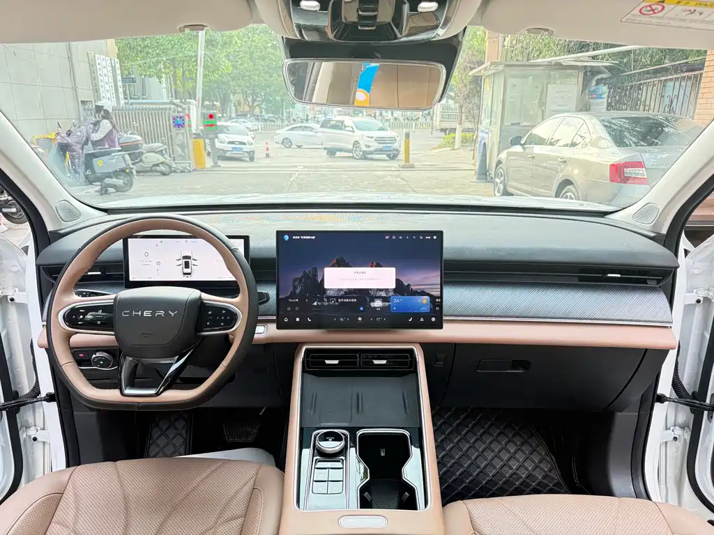 Chery Tiggo 8L 2024 2.0T FWD Luxury Edition 5-Seater