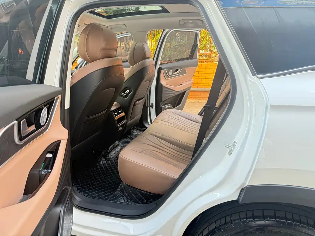 Chery Tiggo 8L 2024 2.0T FWD Luxury Edition 5-Seater