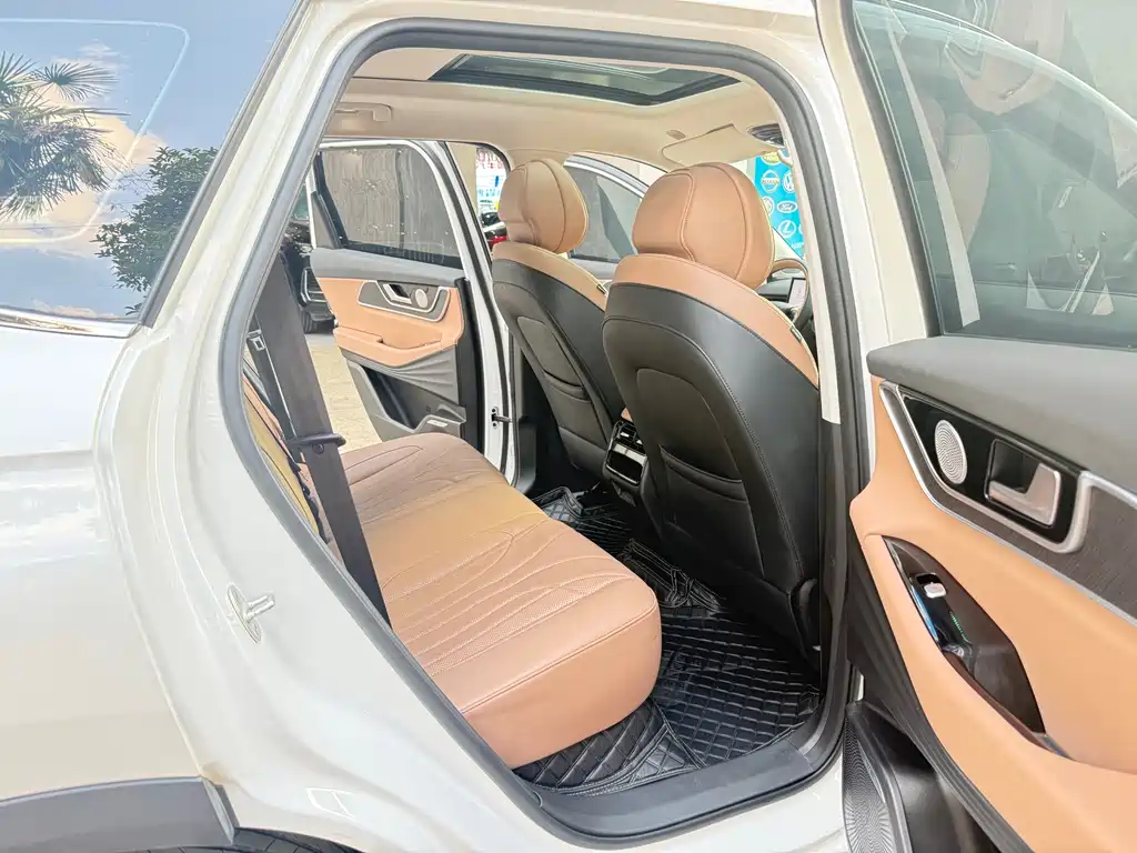 Chery Tiggo 8L 2024 2.0T FWD Luxury Edition 5-Seater