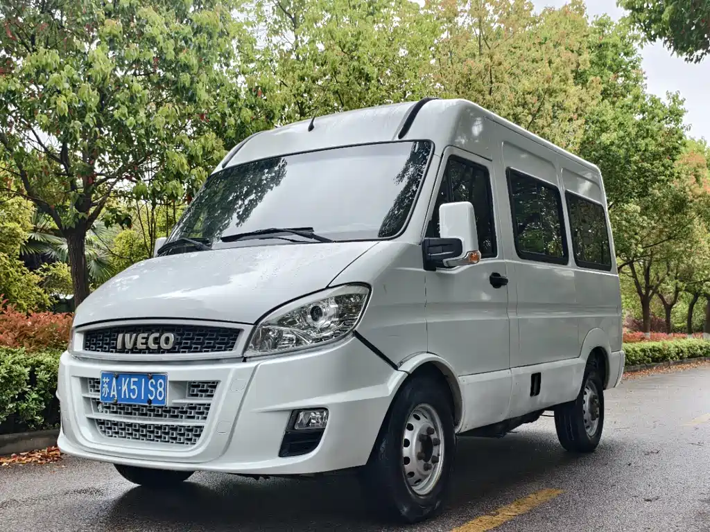 Iveco Power Daily 2016 3.0T A32 Premium Edition Medium Roof F1C