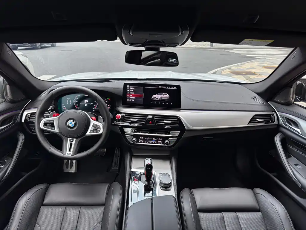 BMW M5 2021