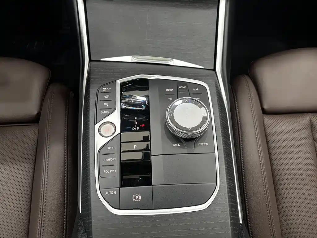 BMW 3 Series 2025 330Li Exclusive M Sport Night Edition