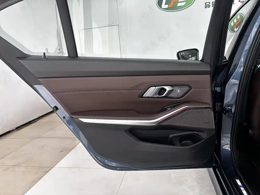 BMW 3 Series 2025 330Li Exclusive M Sport Night Edition