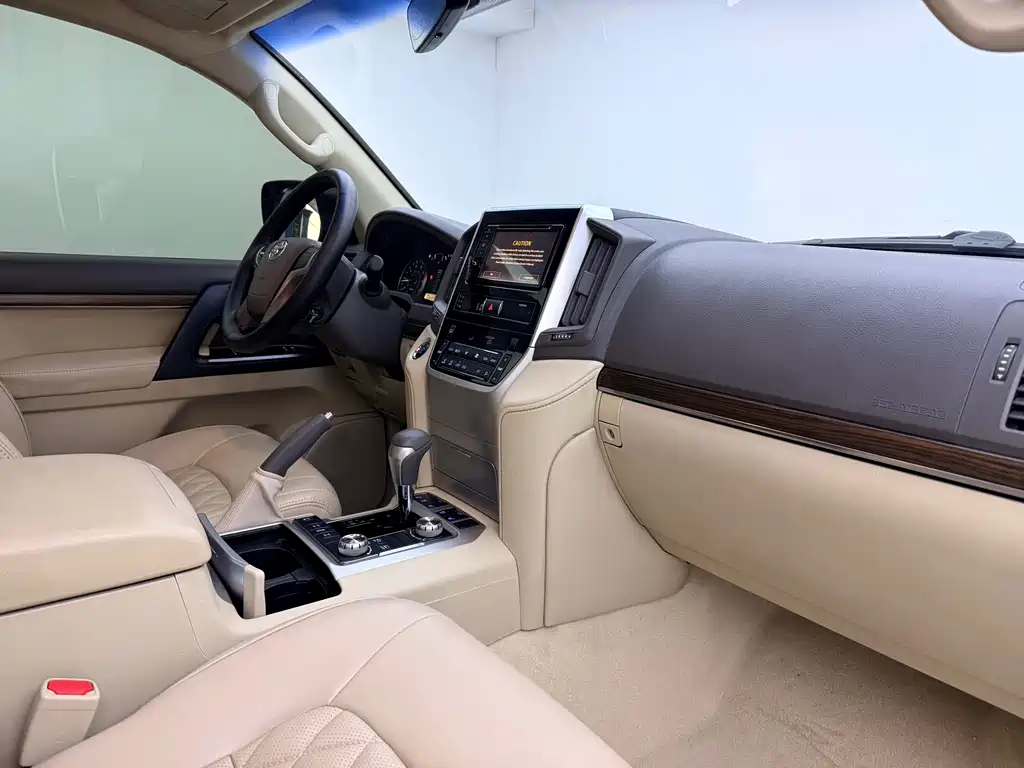 Land Cruiser (Imported) 2019 Model 4.0L Automatic