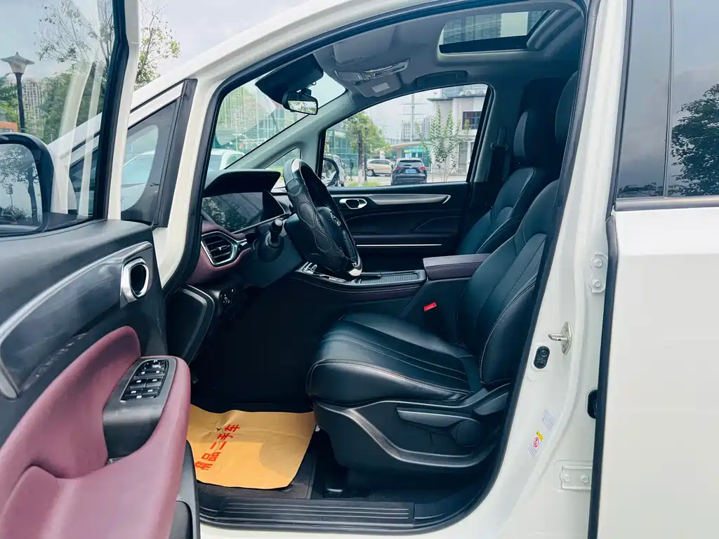 GAC Trumpchi M6 2021 PRO 270T DCT Luxury Edition