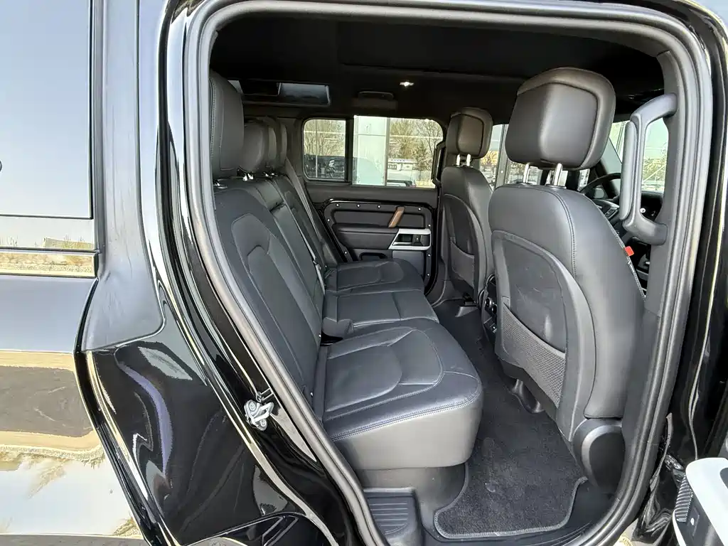 Land Rover Defender 2024 110 3.0T P400 X-DYNAMIC HSE