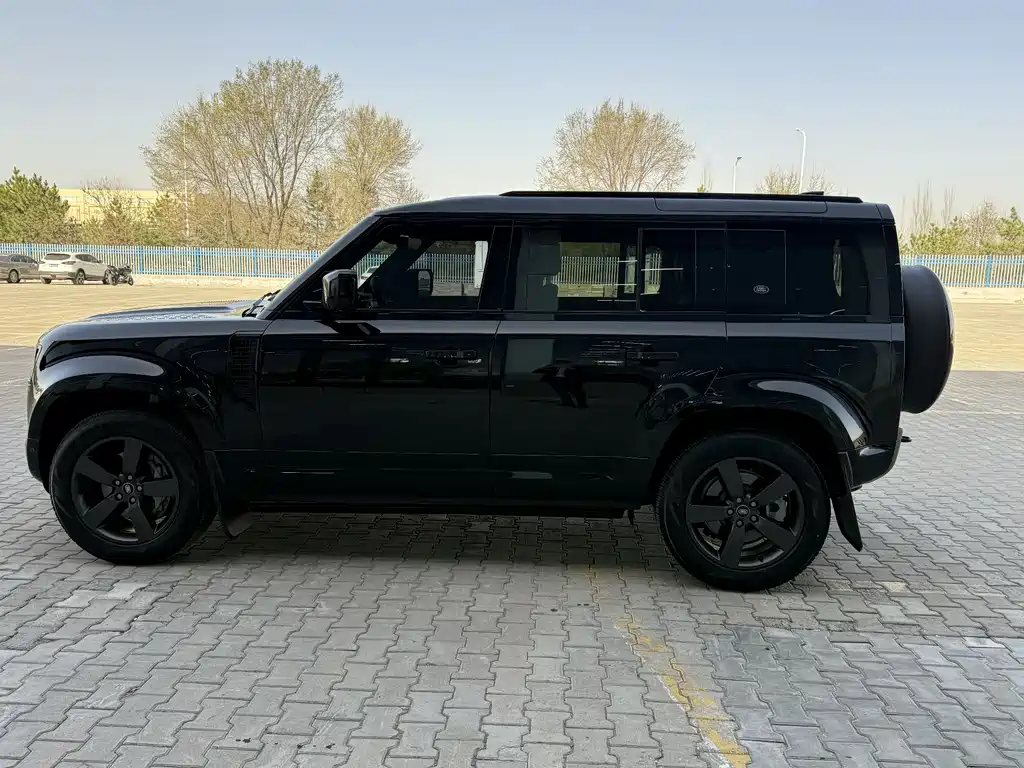 Land Rover Defender 2024 110 3.0T P400 X-DYNAMIC HSE
