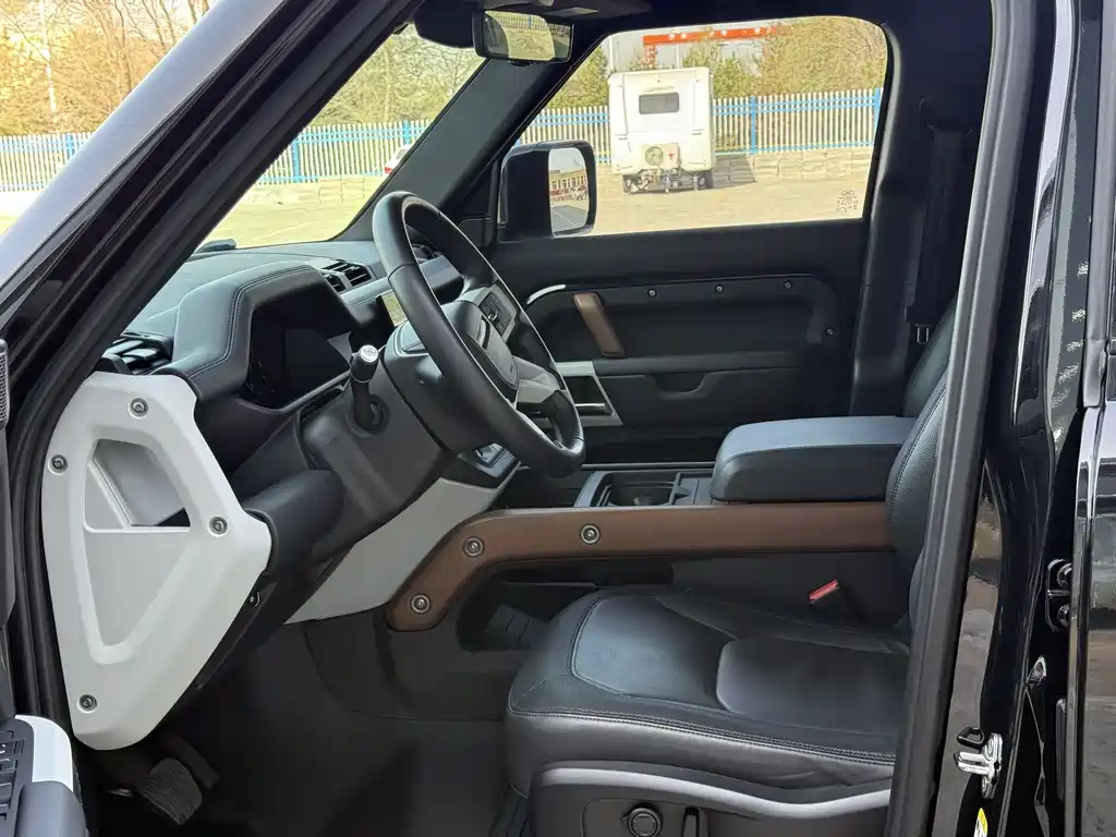 Land Rover Defender 2024 110 3.0T P400 X-DYNAMIC HSE