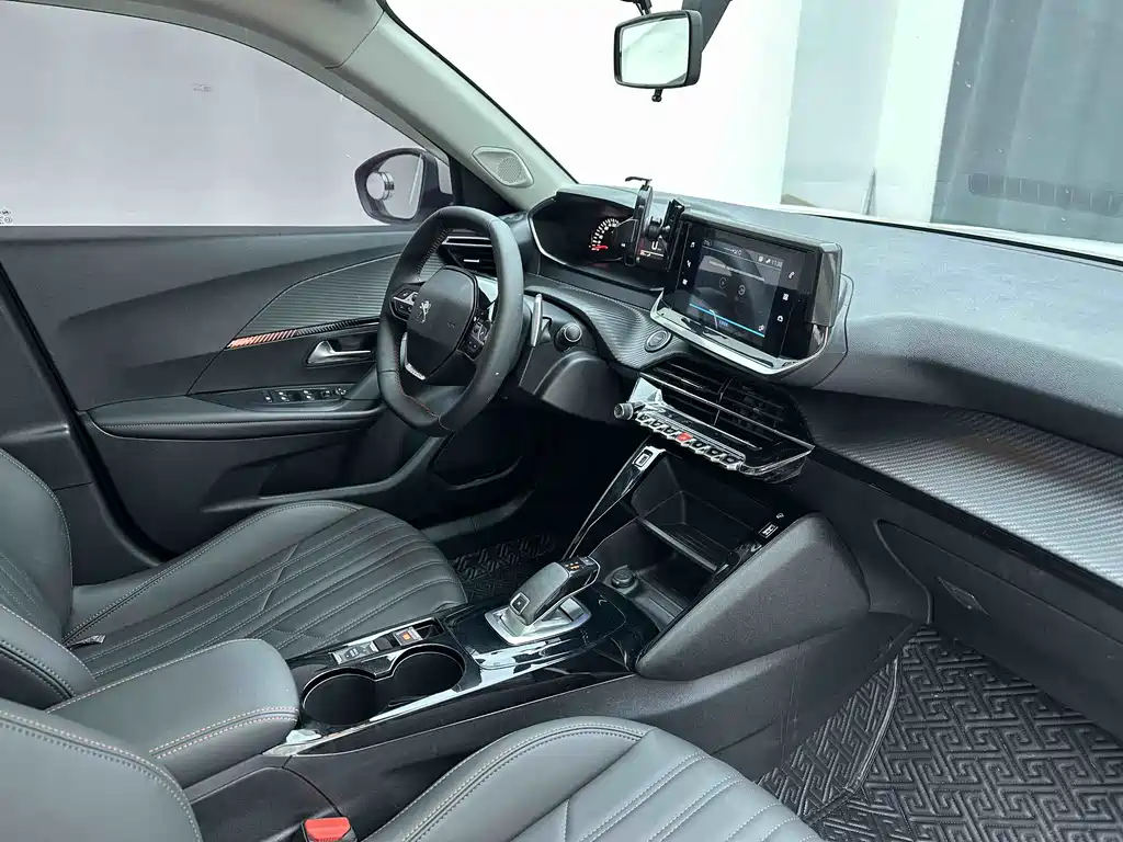 Peugeot 2008 2022 230THP THE ONE