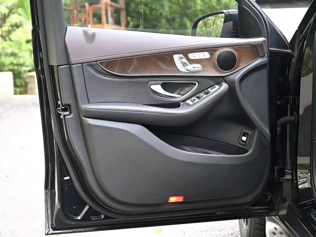 Mercedes-Benz GLC 2020 Facelift GLC 300 L 4MATIC Dynamic Edition