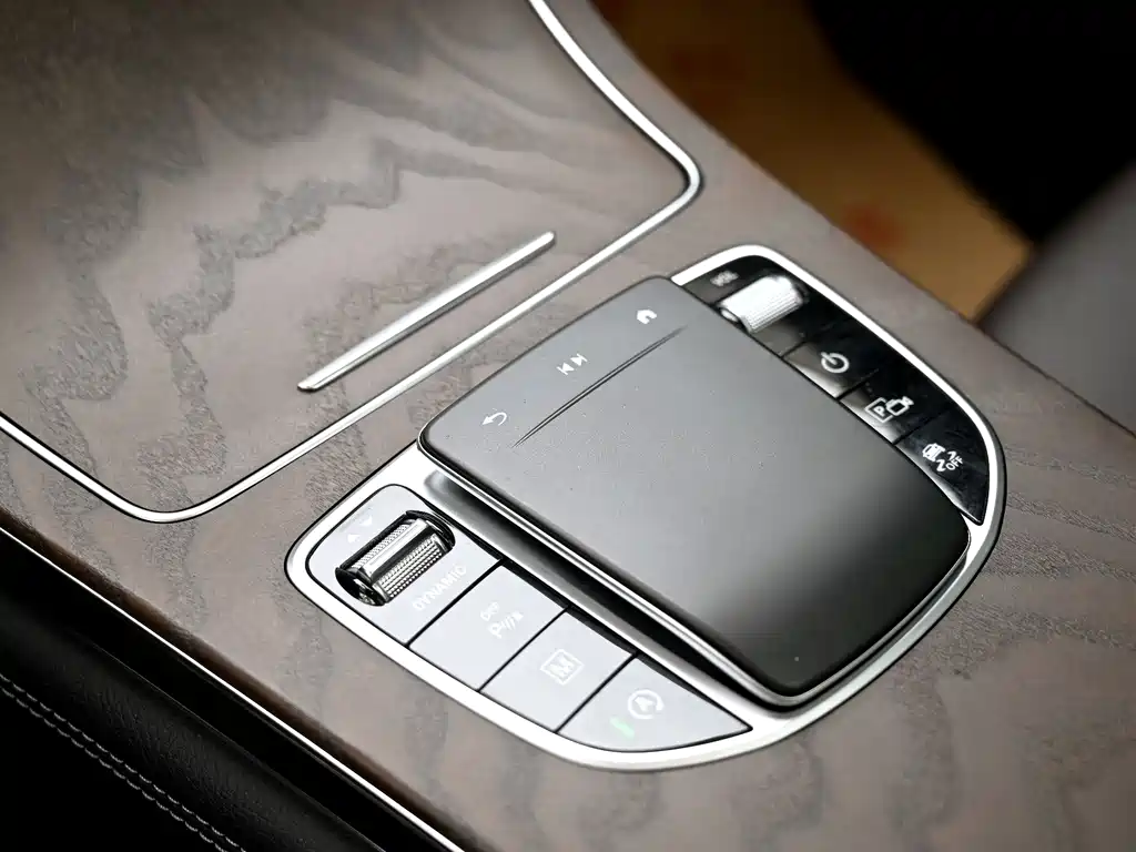 Mercedes-Benz GLC 2020 Facelift GLC 300 L 4MATIC Dynamic Edition