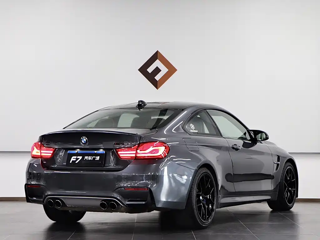 BMW M4 2017 M4 Coupe