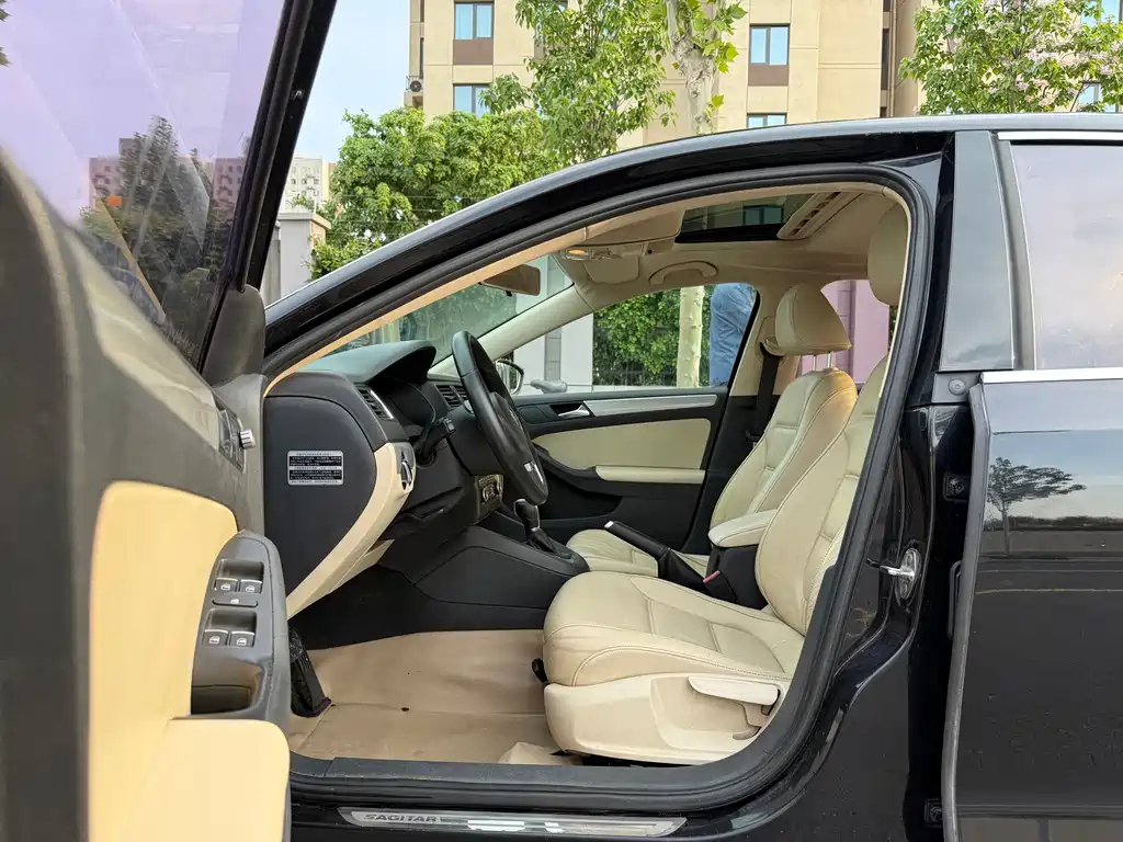 Volkswagen Sagitar 2012 1.4TSI Automatic Luxury