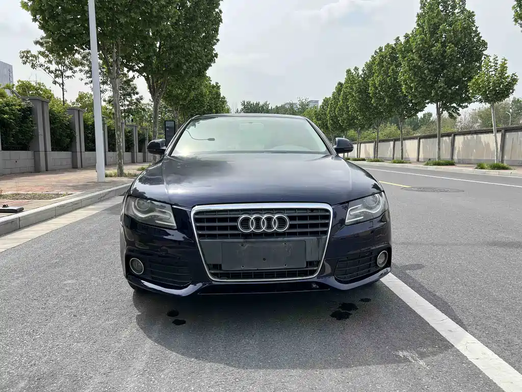 Audi A4L 2010 2.0 TFSI Standard