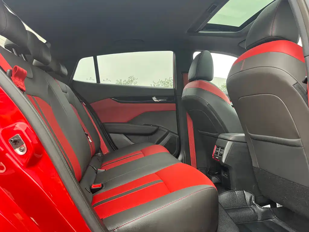 Dongfeng Aeolus Yixuan 2021 230T Automatic Chasing Shadow Knight Edition