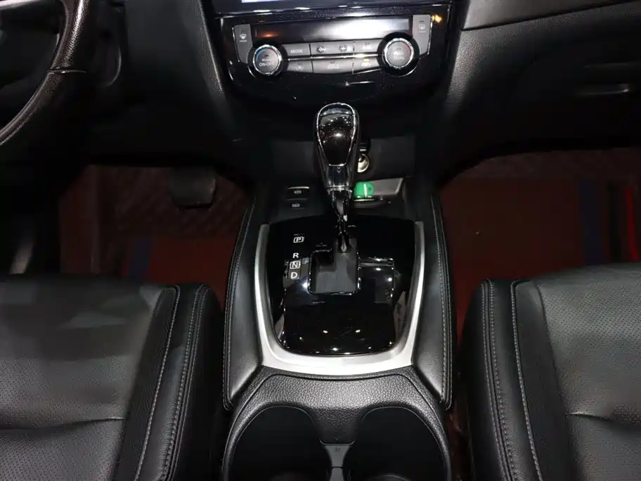 Nissan X-Trail 2020 2.5L XL ITS 3rows CVT 4WD 7-Seater Luxury Navigator Edition